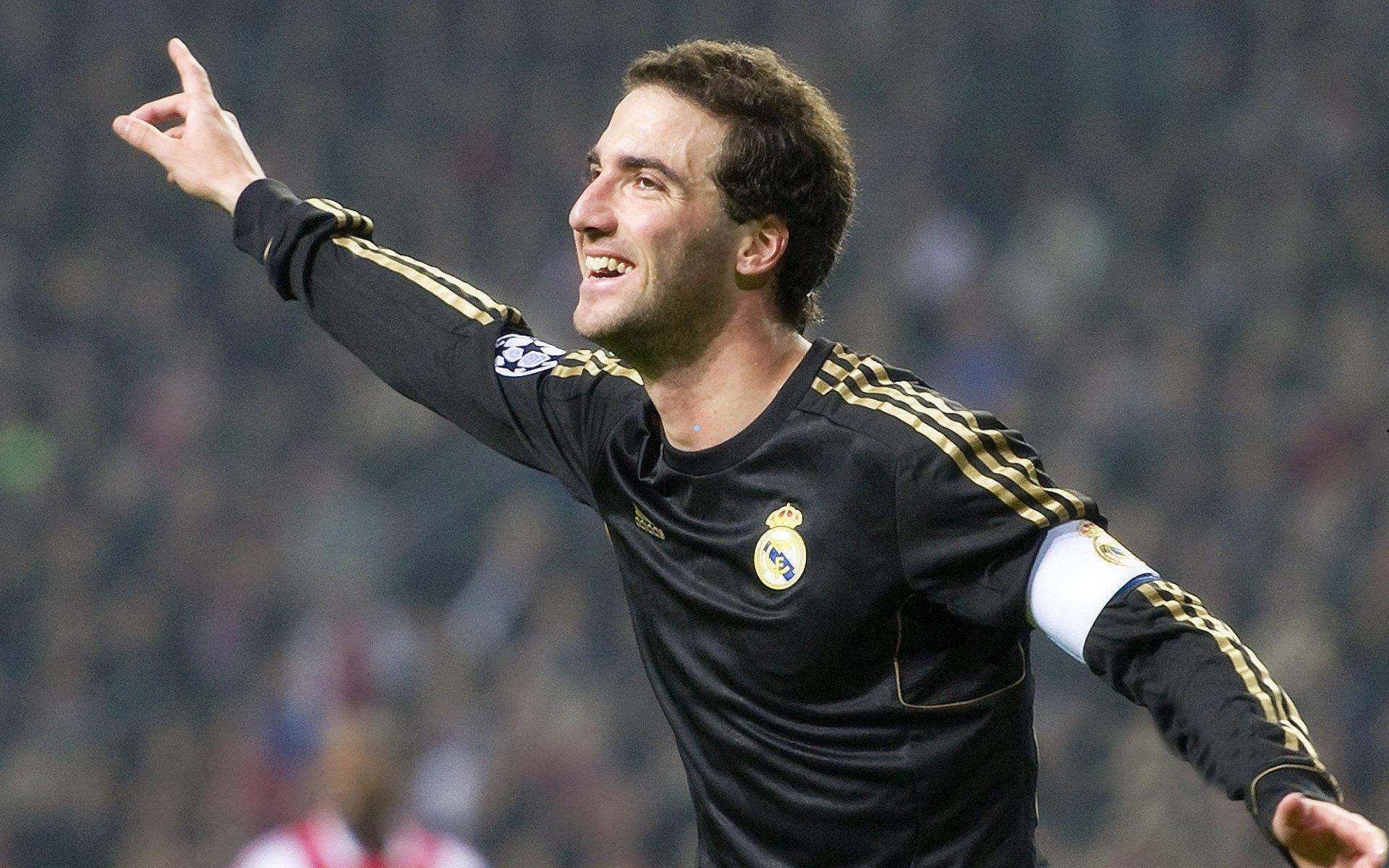 足彩网_疯狂夜！米兰1-0登顶，C罗哑火落败，朗斯5-2狂胜